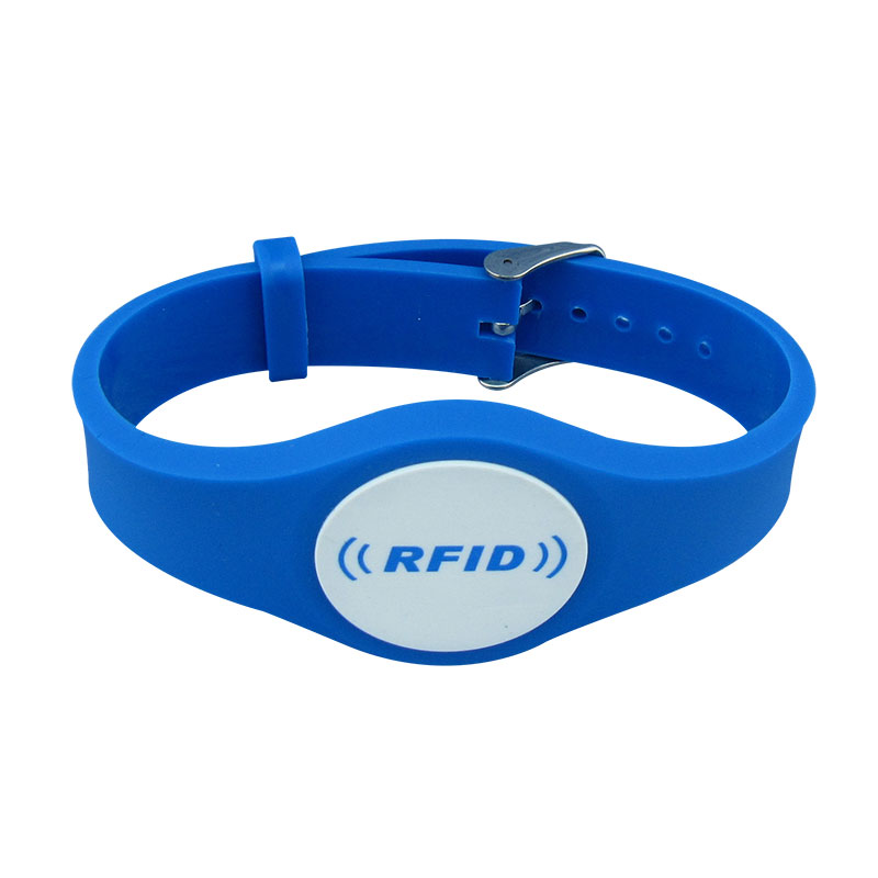Come funziona un braccialetto RFID in PVC?